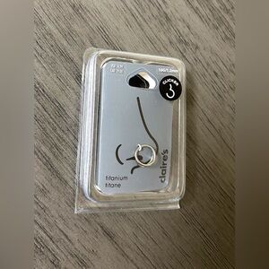 Claire’s 16G Clicker Titanium Silver Double NH